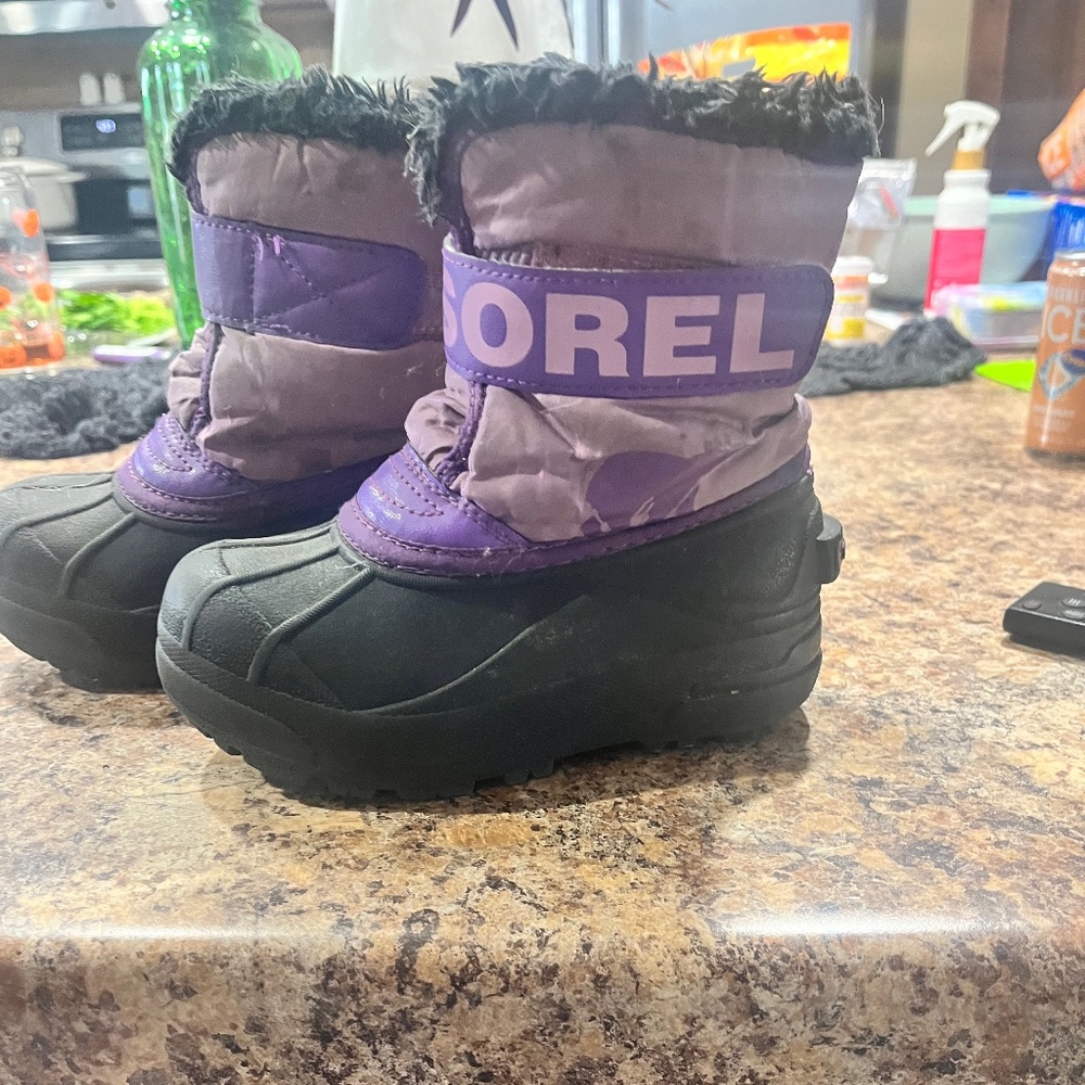 Toddler size 10 sorel winter boots